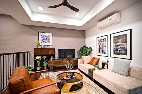 Quel type de plafond en pente convient le mieux à une mezzanine ?